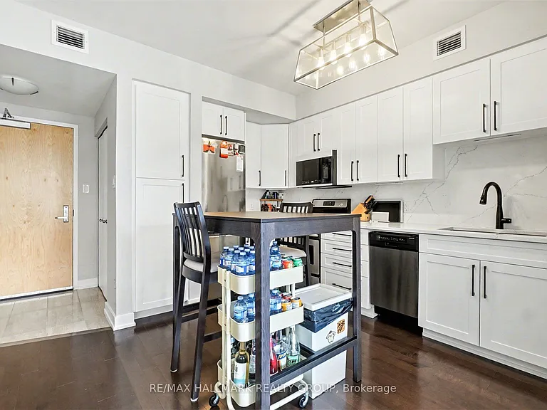 40 Nepean St #1502 — Photo 10