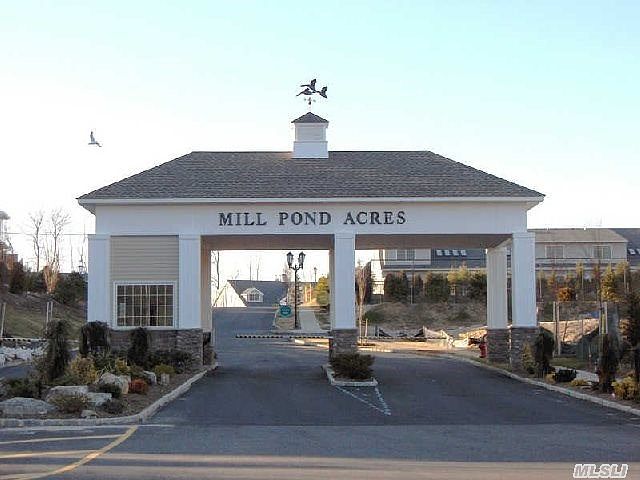 1st image of 245 Pond View Dr