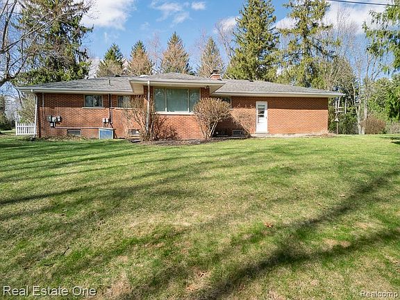 4th image of 515 Whims Ln