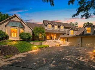 121 Random Dr, Hamilton, OH 45013