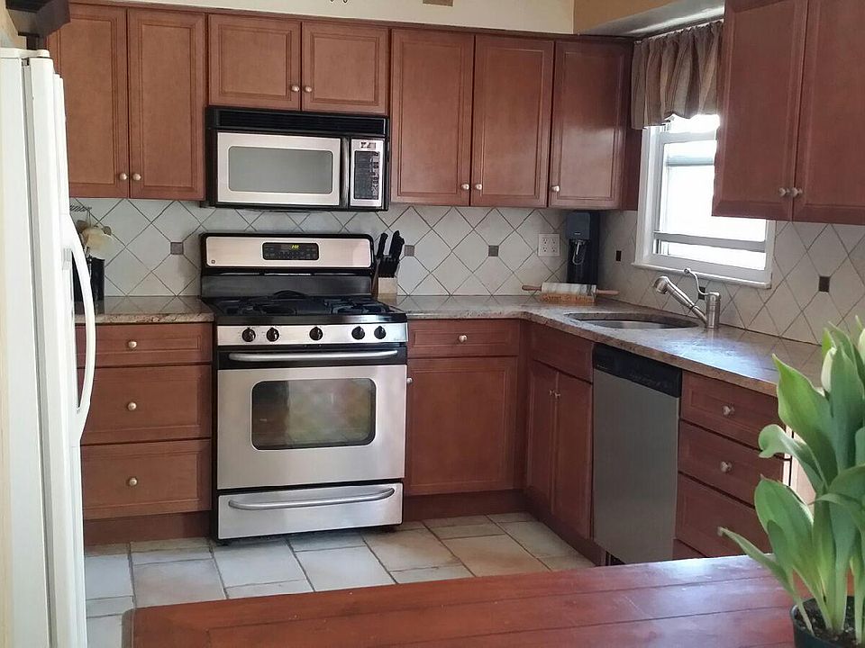 1st image of 6 Oxford Ct APT 8004