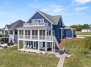 41 Great Loop Dr, Ottawa, IL 61350