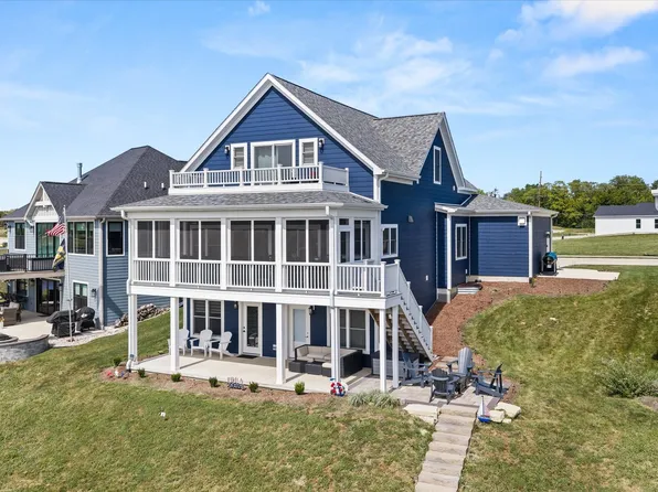 41 Great Loop Dr, Ottawa, IL 61350
