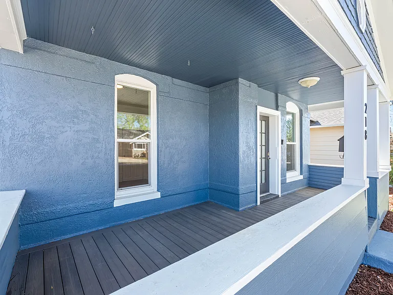 218 S 3rd Ave — Photo 5
