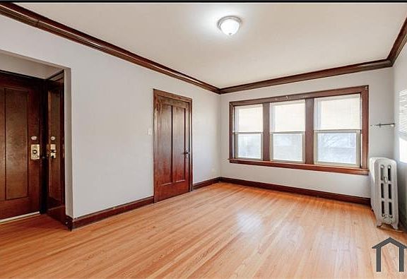 2nd image of 5955 S Sacramento Ave