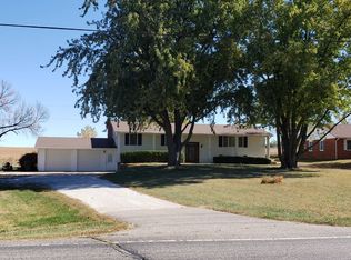 1180 11th Rd, Marysville, KS 66508