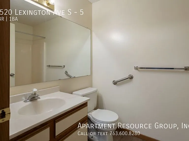3520 Lexington Ave #5 — Photo 11