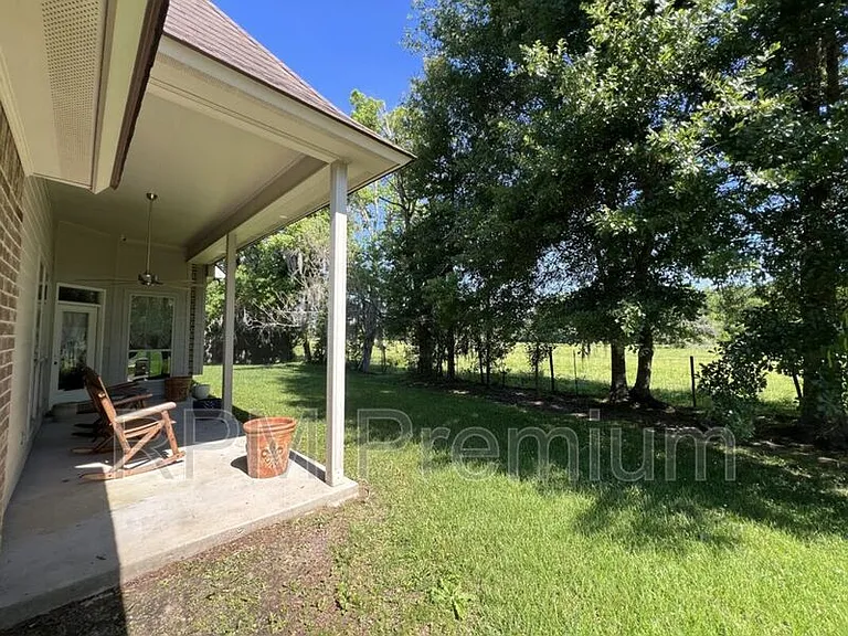 2913 Country Lakes Ave — Photo 3