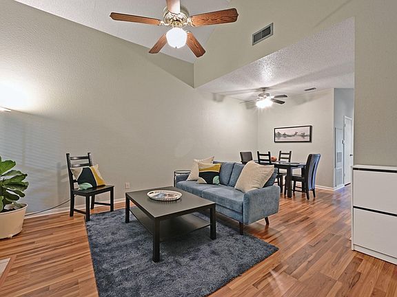 4th image of 1910 Robbins Pl APT 303