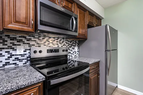 1030 SW 6th Dr #4 Photo 1