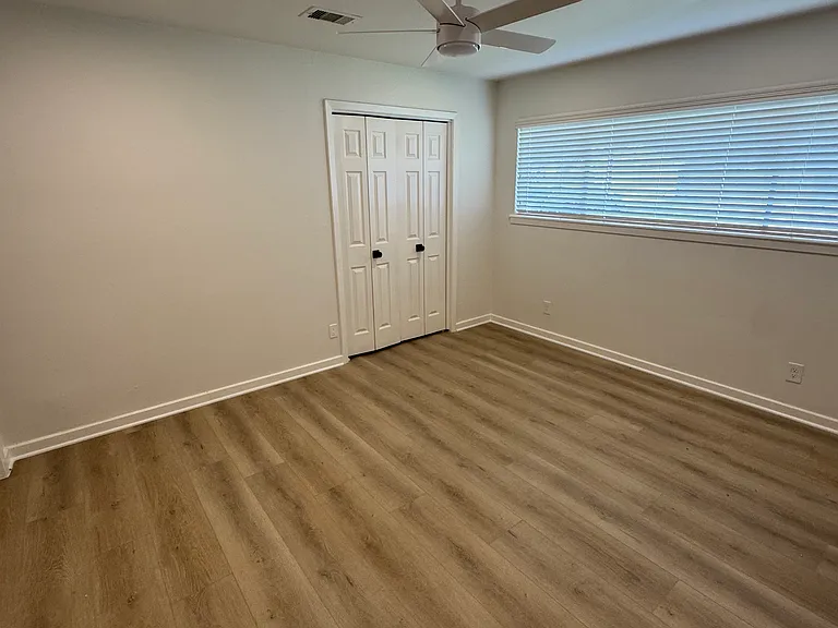 7102 Sharpview Dr — Photo 3