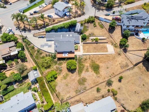 1166 Merritt Dr, El Cajon, CA 92020