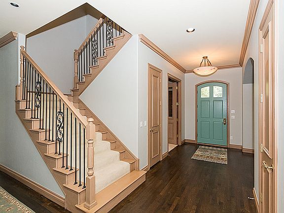 Welcoming Entryway.  20x7