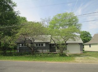 203 5th Ave E, Lyndon, IL 61261