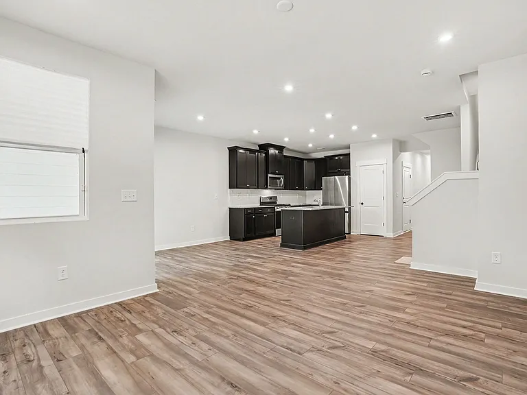 9512 Munsing Dr — Photo 9