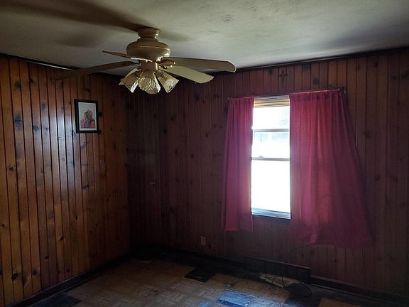 4th image of 2231 N Rockton Ave
