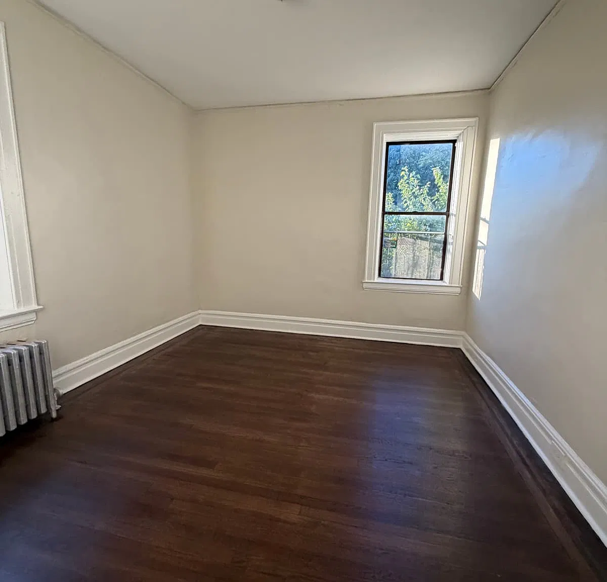 806 Broadway — Photo 4