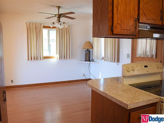 5th image of 9106 Larimore Ave
