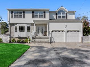 1506 Dewey Ave, Bellmore, NY 11710