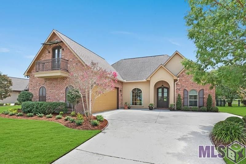 1st image of 58475 Village Ct