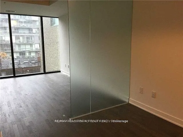 629 King St W #417 — Photo 10