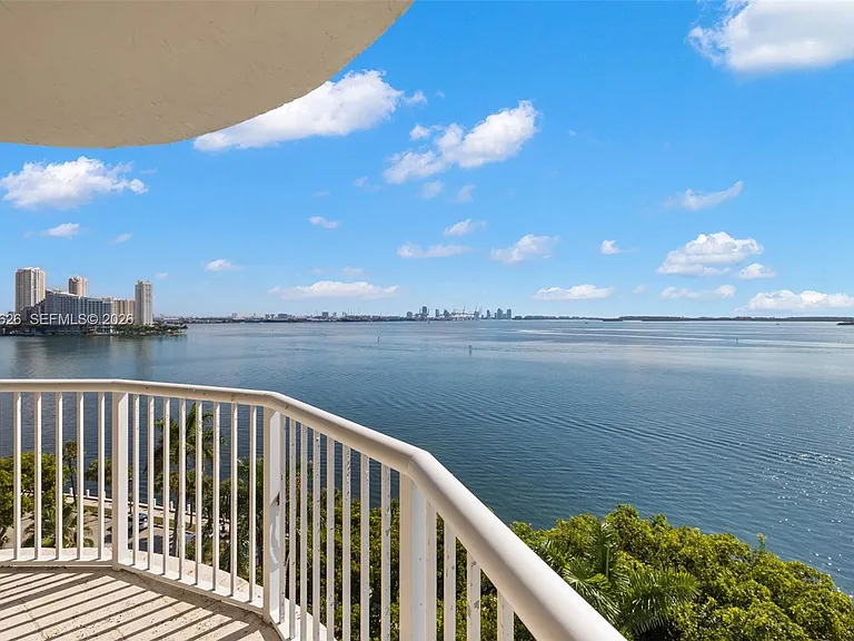 1420 Brickell Bay Dr #1001A — Photo 38