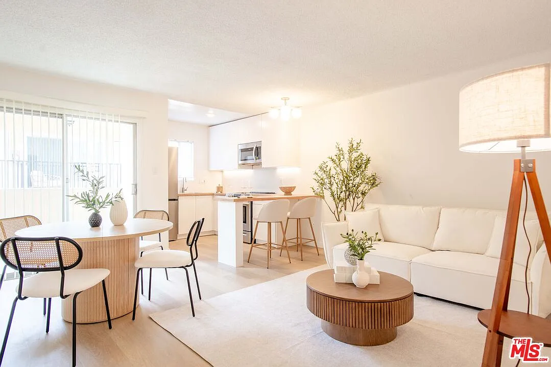 Studio, 1.0 bath, 425 sqft, $2,995 — Photo 1