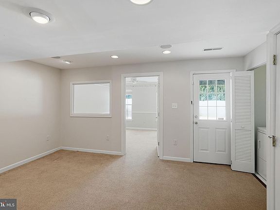 5th image of 3 Carriage House Rd