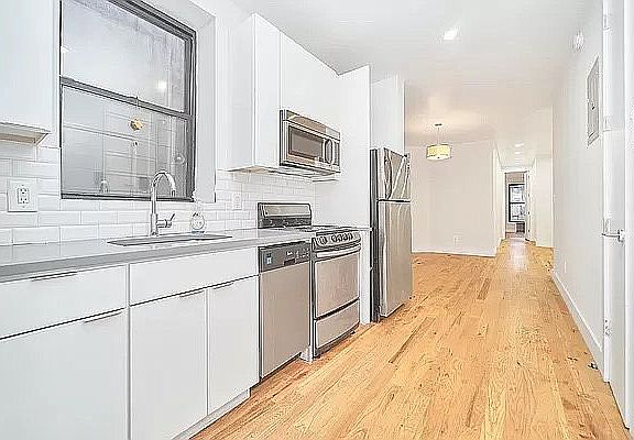 2nd image of 2090 Amsterdam Ave APT 5N