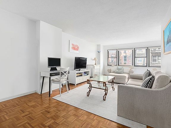 2nd image of 520 E 81st St APT 4D