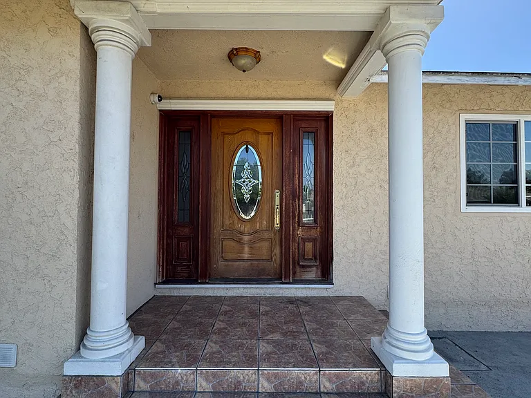 12128 Maryvine St — Photo 3
