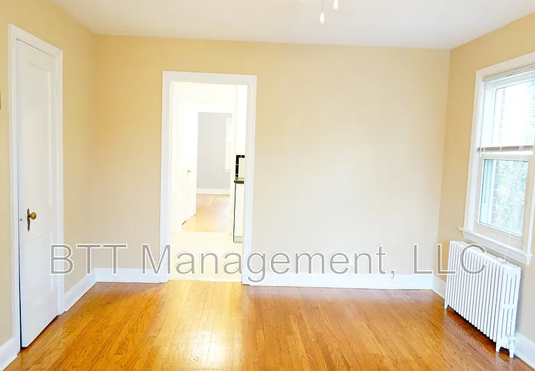 8210 Greenwood Ave #4 — Photo 16