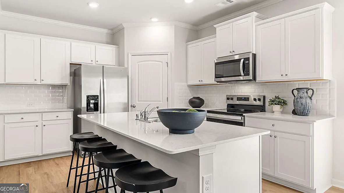 2520 Acacia Walk photo 1