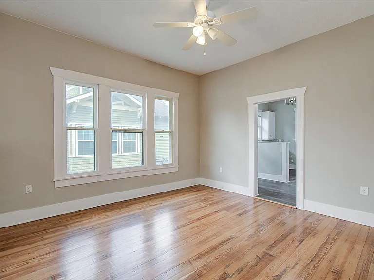 901 Boundary St — Photo 10