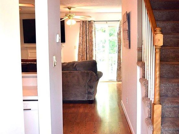 3rd image of 305 Barrington Way