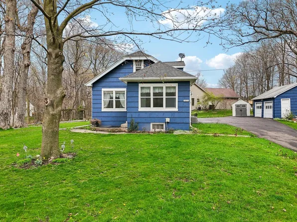 10226 West Howard AVENUE, Greenfield, WI 53228
