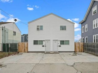 13 Harriet St, Providence, RI 02905