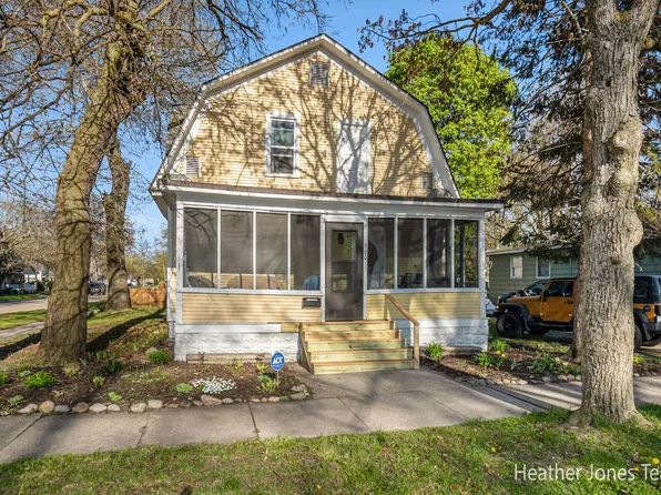 960 Williams St, Muskegon, MI 49442