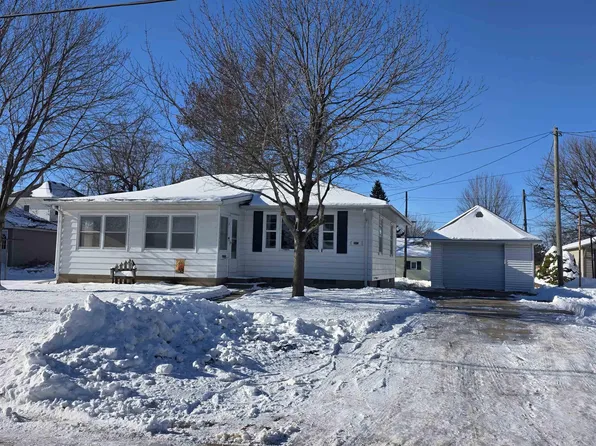 307 6th Ave NE, Independence, IA 50644