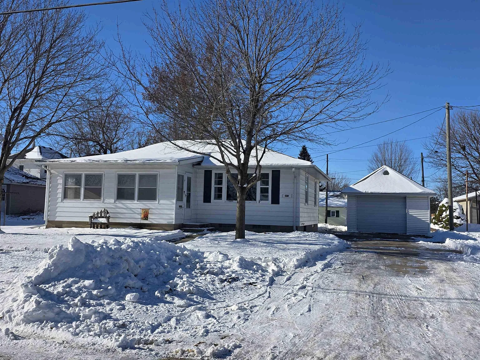 307 6th Ave NE photo 1
