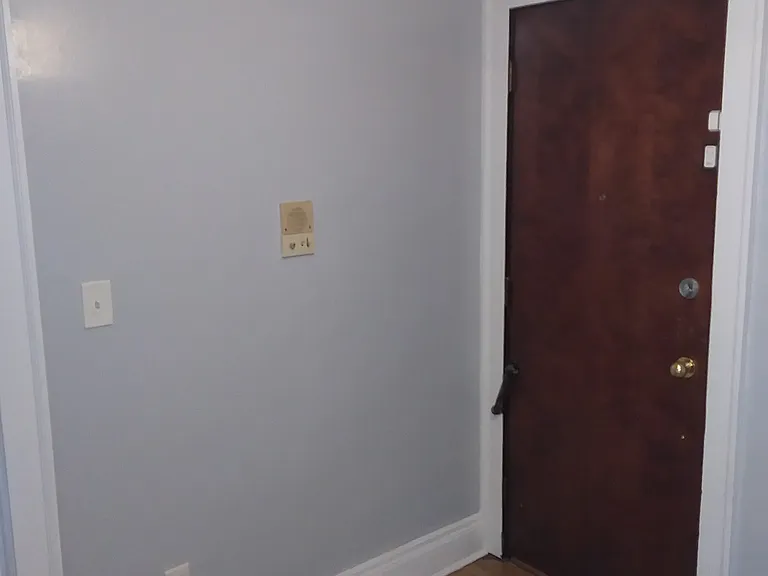 Lauderdale Apartments — Photo 3