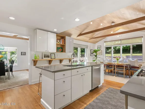 300 Orchard St, Greenwich, CT 06830