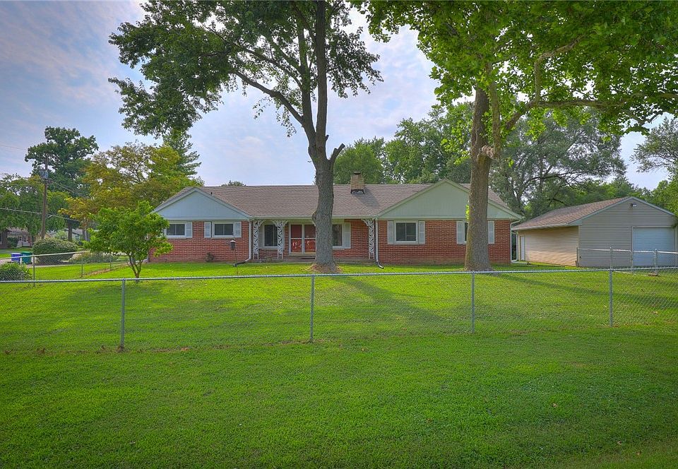 1st image of 1602 W Melrose Ct