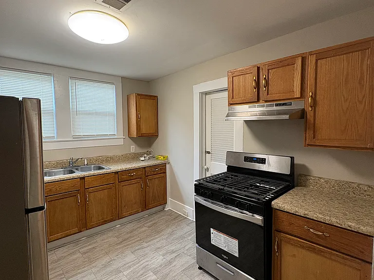 961 Lena St NW #A — Photo 24