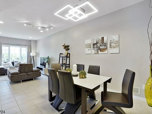 4th image of 1122 Smith Manor Blvd #62