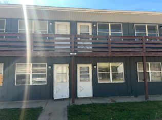 109 Parkview Ct #6, Pekin, IL 61554