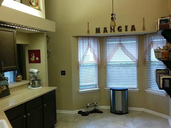 5th image of 2027 Saint Martins Dr E