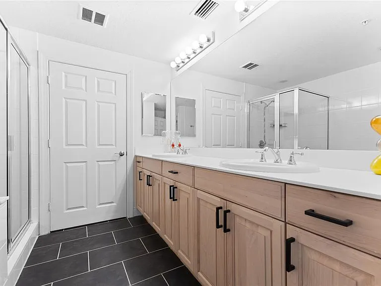 800 N Tamiami Trl #321A — Photo 34