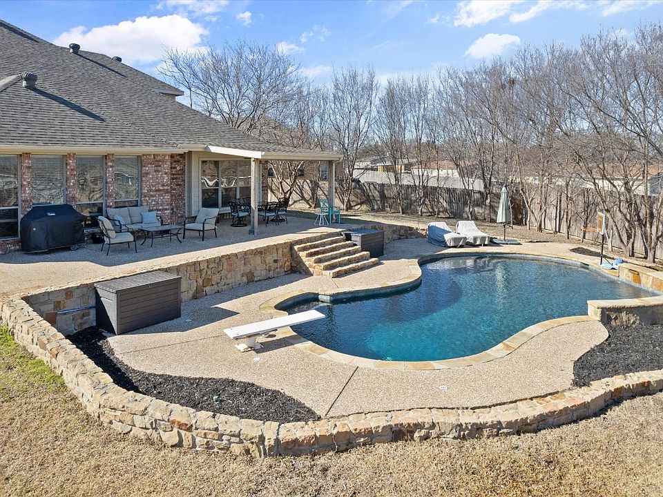 1st image of 1103 Saddle Ct