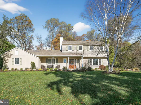 140 Christine Dr, Downingtown, PA 19335